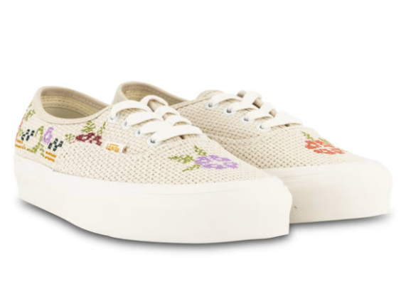 Vans Authentic 44 DX Classic Lace-Up Shoe Stitched Together Classic White $69.99  (RRP $139.99) @ Hype DC